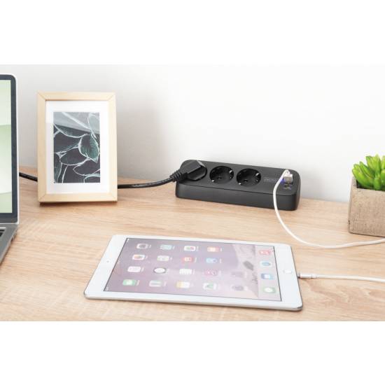 Listwa zasilająca 3-gniazda 2x USB-A 12W 1x USB-C 30W 1,5m Digitus DA-70625 czarna