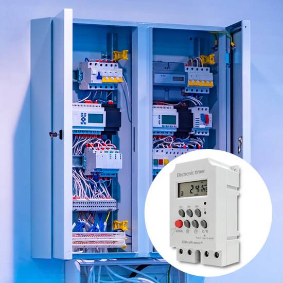 Programator czasowy na szynę DIN LCD Qoltec 50629