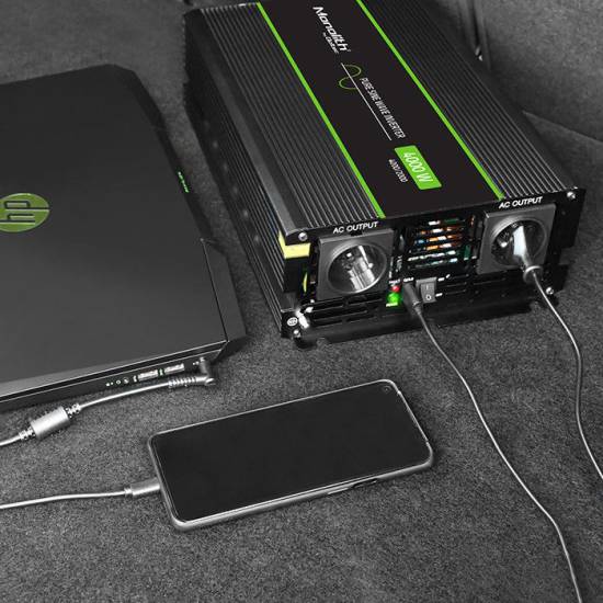 Przetwornica napięcia Monolith 2000W / 4000W 12V na 230V Czysty Sinus Qoltec 51935
