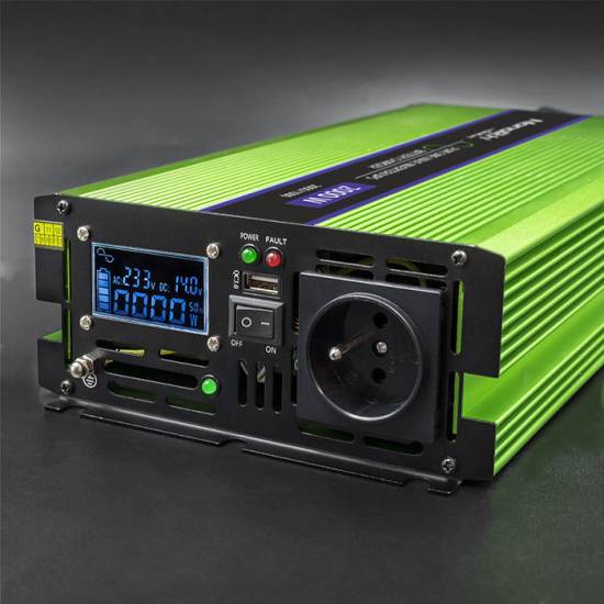 Przetwornica napięcia z ładowaniem baterii Monolith 1000W / 2000W 12V na 230V Czysty Sinus Qoltec 51942