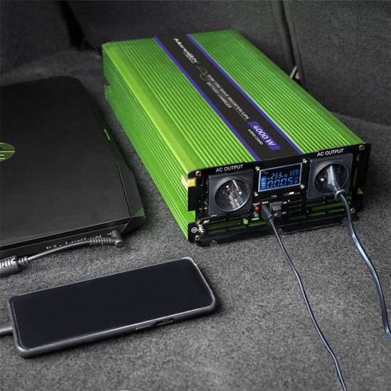 Przetwornica napięcia z ładowaniem baterii Monolith 2000W / 4000W 12V na 230V Czysty Sinus Qoltec 51943