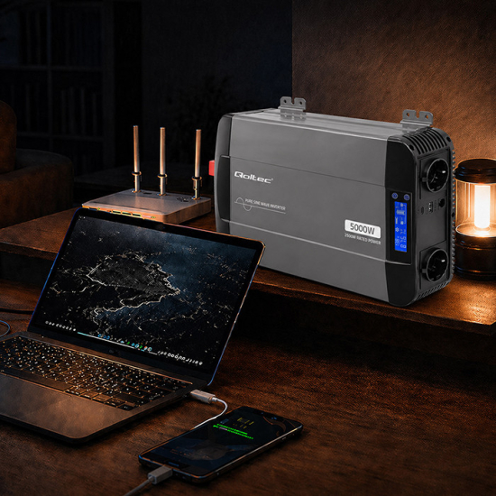 Przetwornica napięcia Pure Sine Wave 2500W / 5000W 12V na 230V LCD USB USB-C kompatybilna z LiFePO4 GEL AGM czysty sinus Qoltec 52692