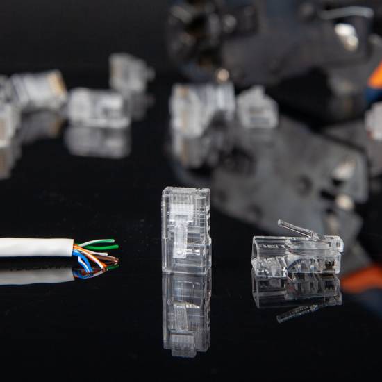 Wtyk modularny RJ45 8p8c kat.5e na drut 100szt Unitek Y-OT18TP